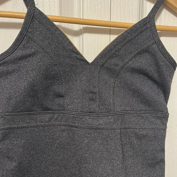 One Tooth Tank - Picture 2 of 10